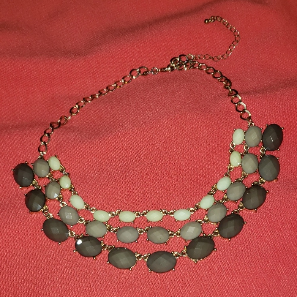 Beautiful statement necklace - Picture 2 of 3